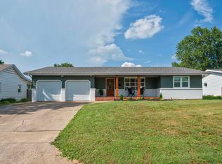 1327 E Woodland St, Springfield, MO 65804