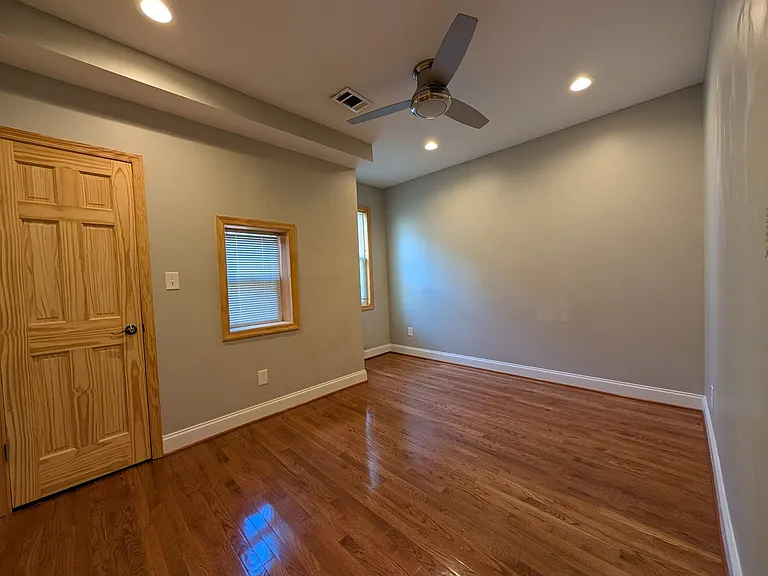 3221 Guilford Ave — Photo 12