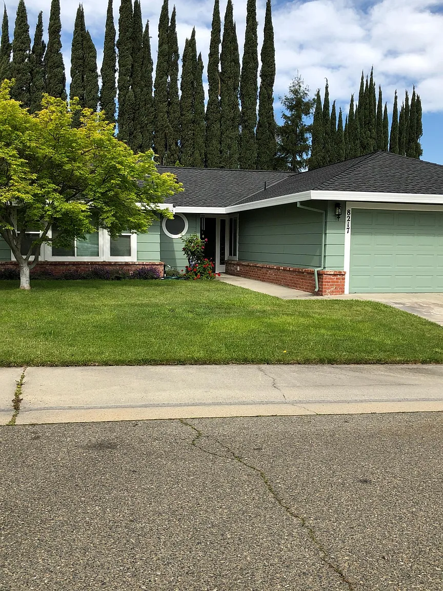 8217 Clarion Cir photo 1