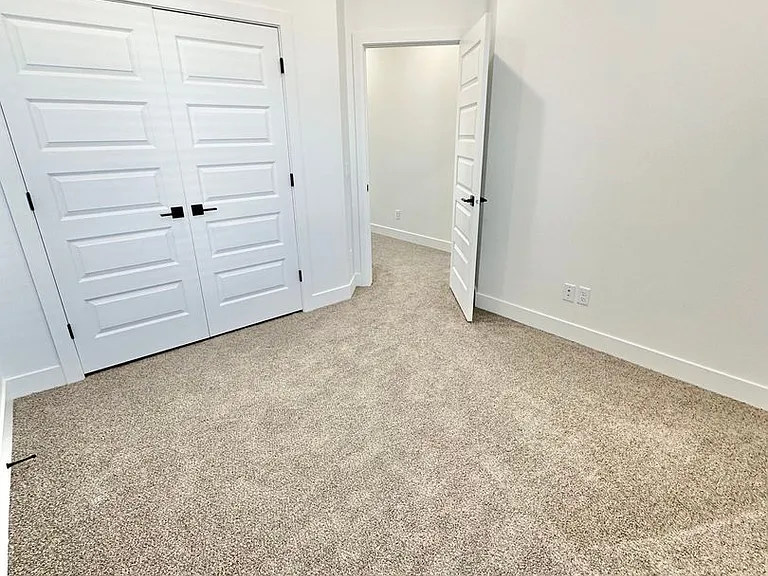 329 S 1930 W — Photo 22