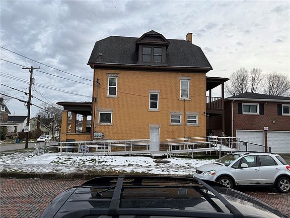 4th image of 346 Mercer St