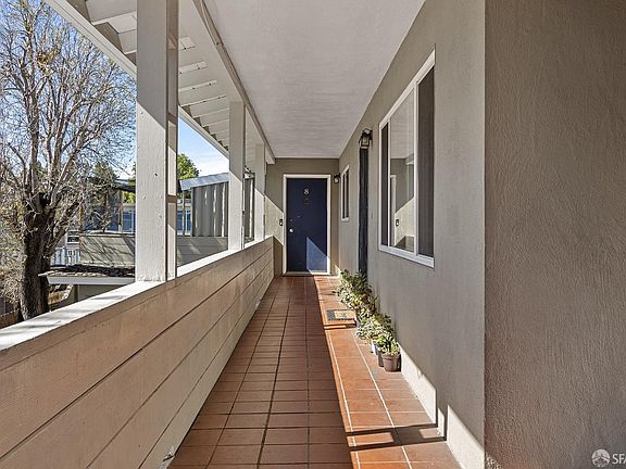4th image of 1742 Kentfield Ave