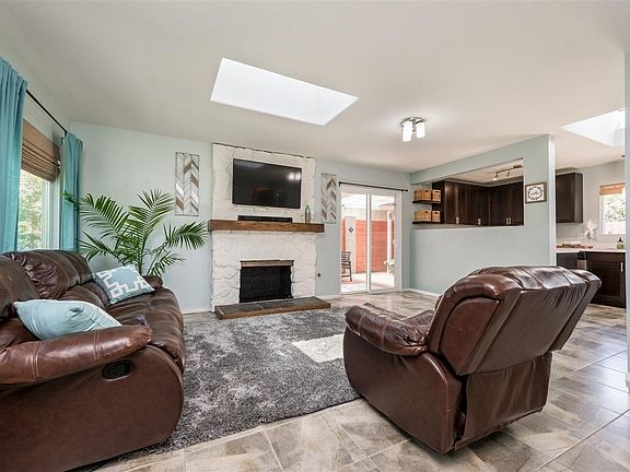 2nd image of 4810 Mount La Palma Dr