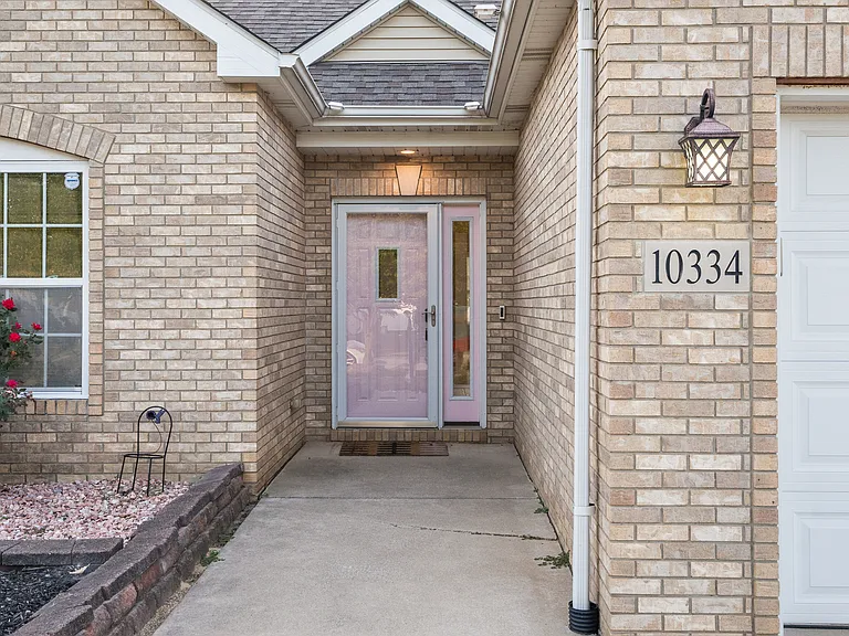 10334 Nelson St — Photo 3