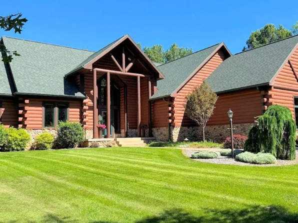 N7743 Half Moon Bay Dr W, New Lisbon, WI 53950
