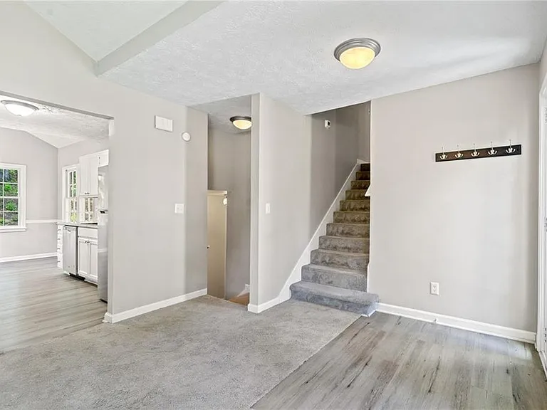 5590 Princeton Oaks Dr — Photo 8