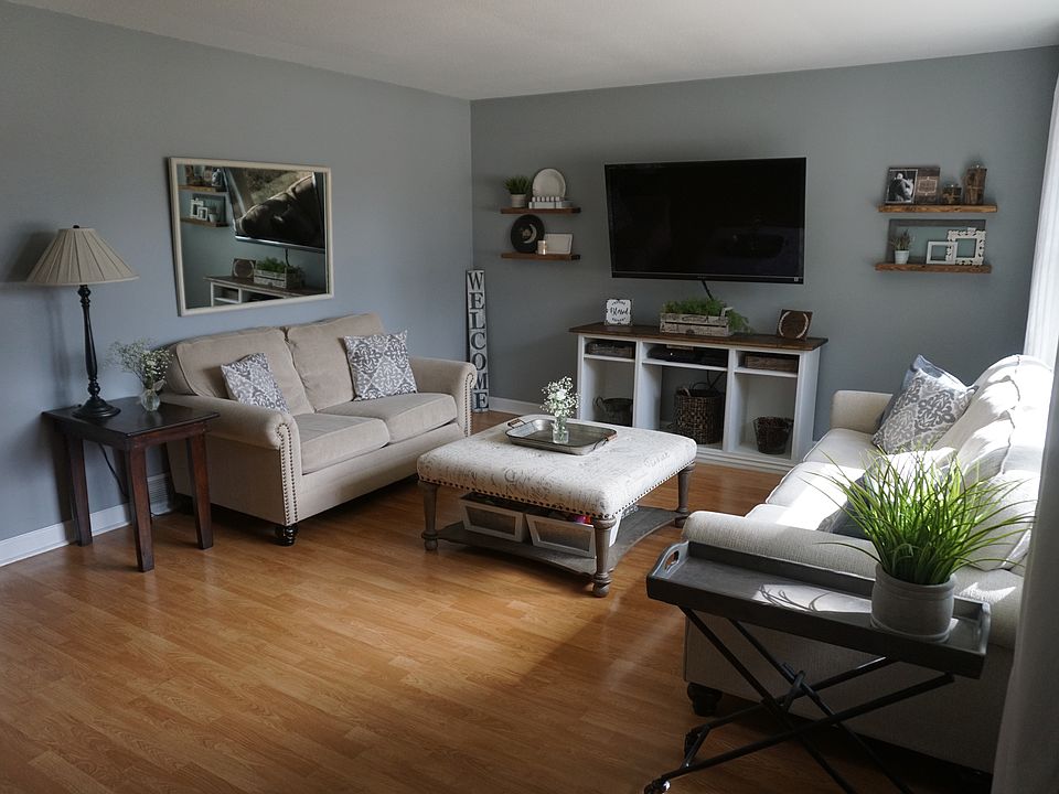 1st image of 301 Yolane Dr