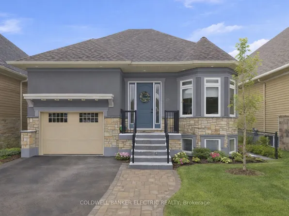 25 Brinton Dr #32, Peterborough, ON K9J 8S9