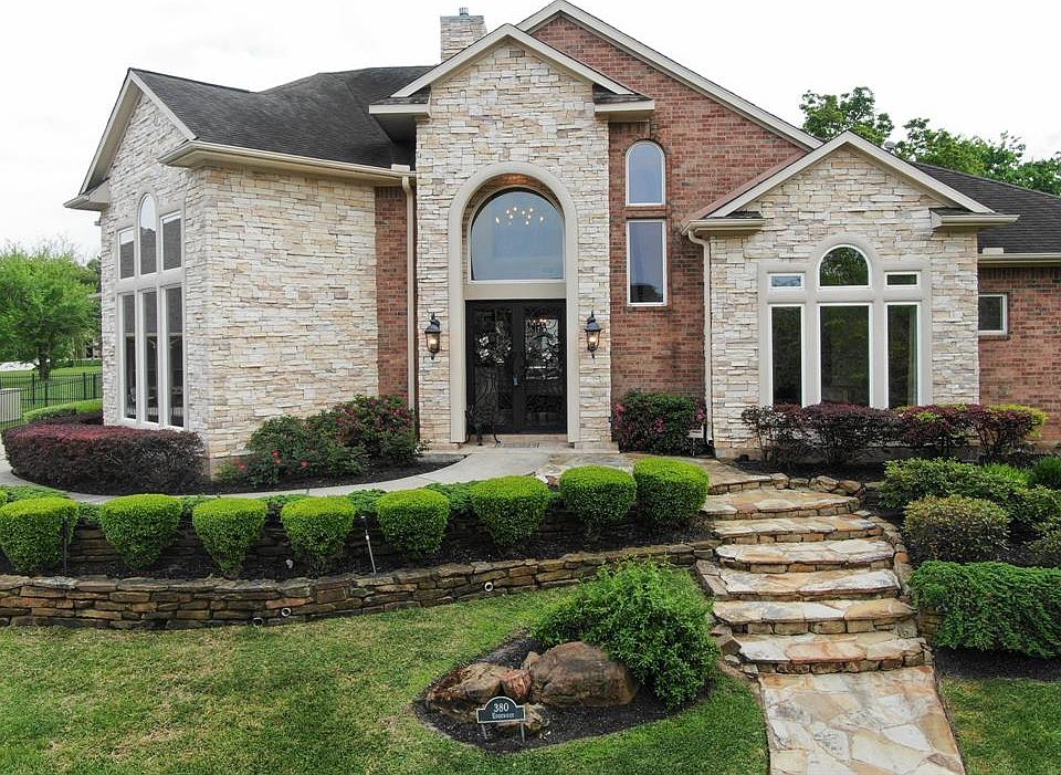1st image of 380 Edgewood Dr