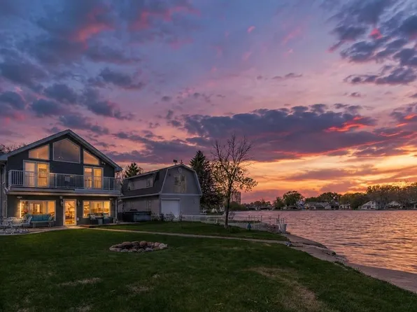2210 Westwind Rd, Oshkosh, WI 54904