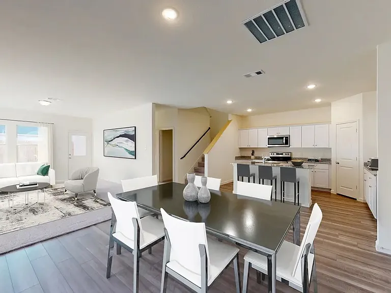 203 Bradford Dr — Photo 12