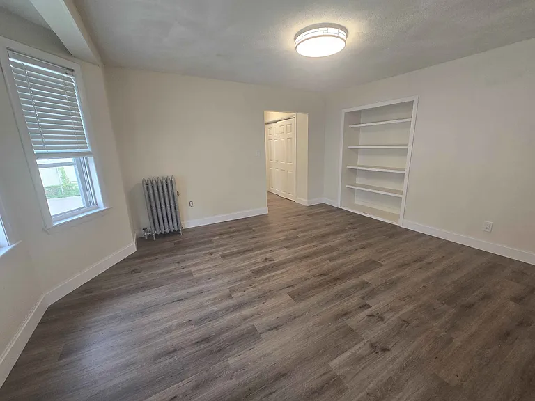 17-19 Vernon St #19-2 — Photo 5