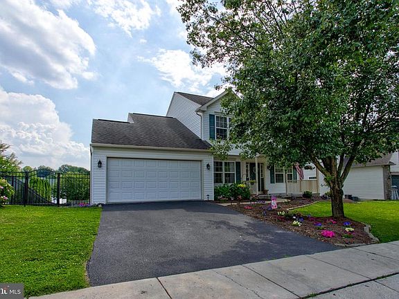 4th image of 530 Woodrow Ct