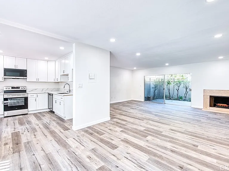 522 W Sierra Madre Blvd #B — Photo 8
