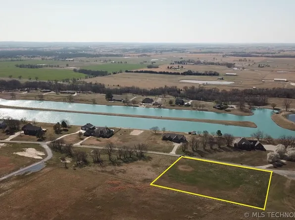 Lake Dr, Mounds, OK 74047