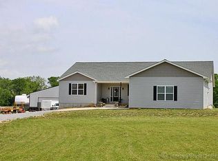 1012 Ridgewood Farms Rd, Farmington, MO 63640