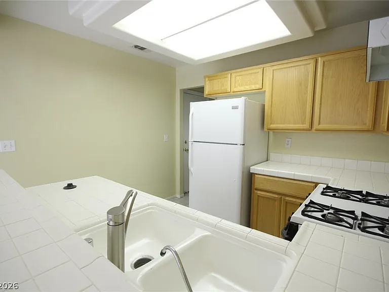 3440 Middle View Dr — Photo 8