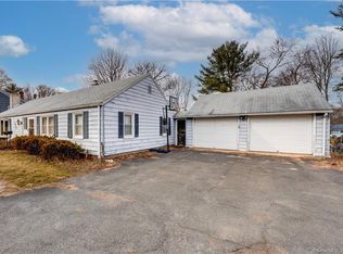 236 Robbins Ave, Newington, CT 06111