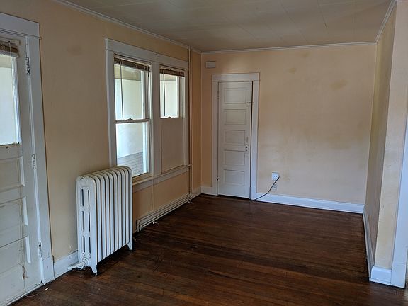 4th image of 807 S McAlister Ave APT 2