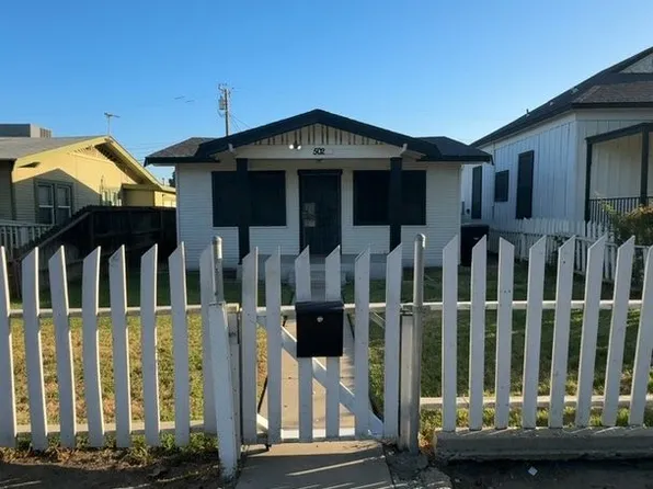 502 W School St, Visalia, CA 93291