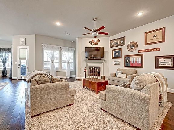 5th image of 2322 Twin Rose Dr