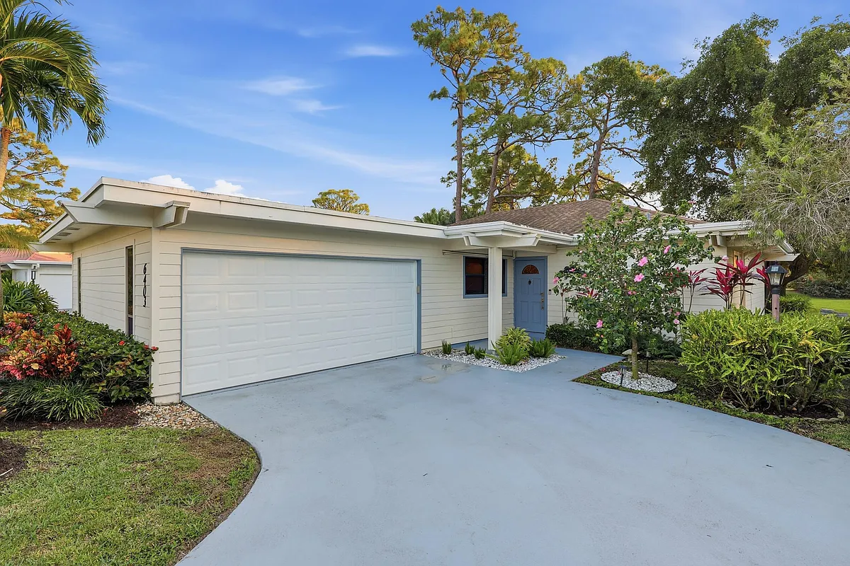 Building Photo - 6403 Eastpointe Pines St