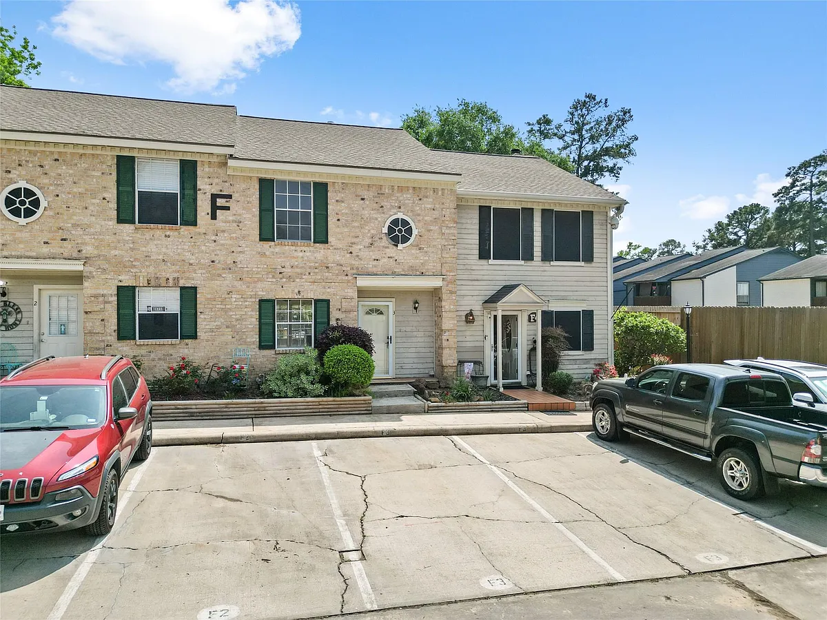 Building Photo - 2030 Plantation Dr #F3
