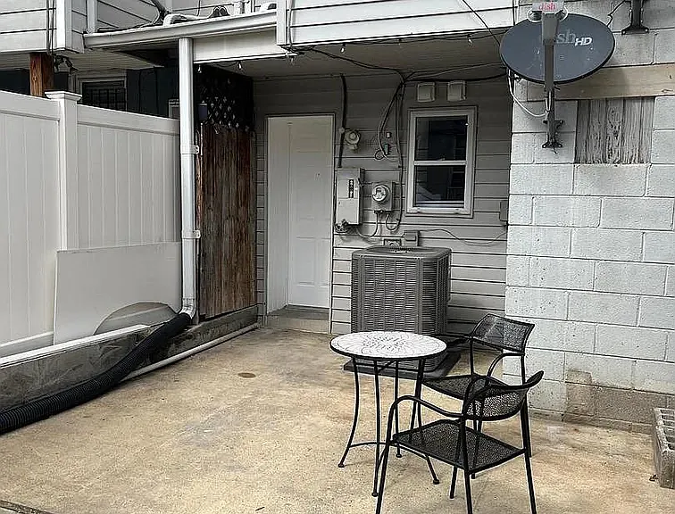 2317 E Fayette St — Photo 24