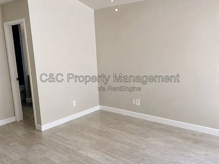 6013 W Locust Ave — Photo 5