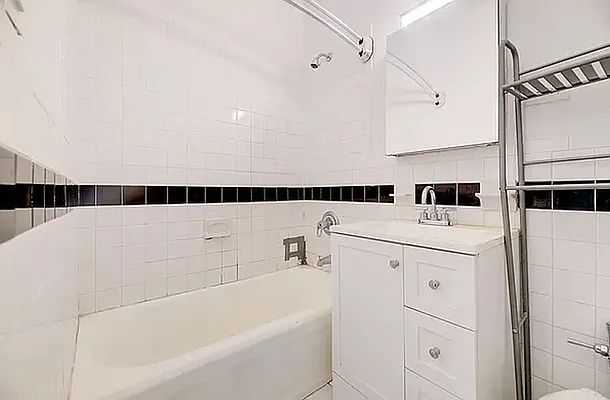 Rented by REAL New York | media 23