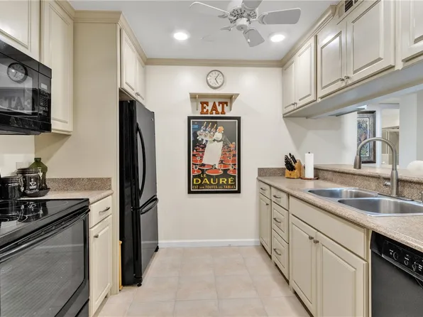 13 Plantation Dr APT 204, Vero Beach, FL 32966