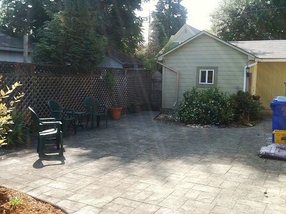 Pavered Patio w/Water Feature