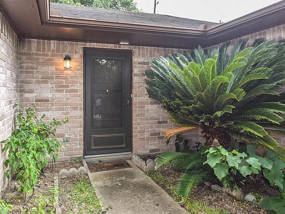 5th image of 1118 W Brompton Dr
