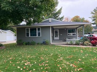 115 E Lincoln St, Charlevoix, MI 49720