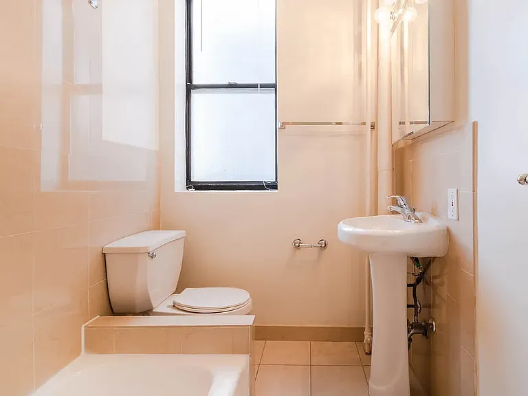 228 W 71st St #10L — Photo 22