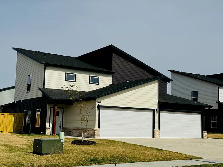 1506 SW Poigai Way #2 — Photo 2