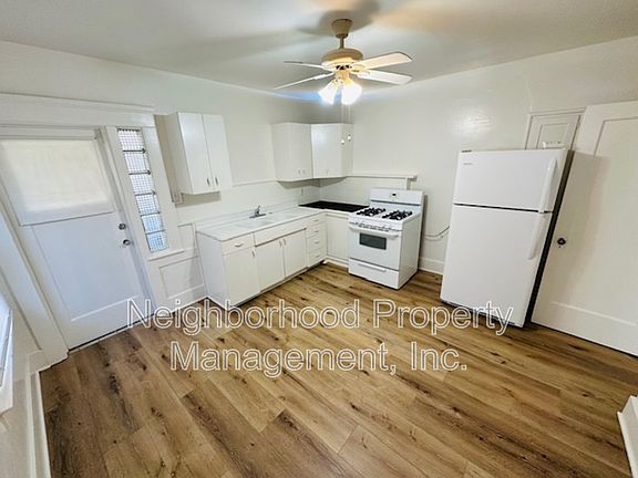 3rd image of 1299 N Linden Ave