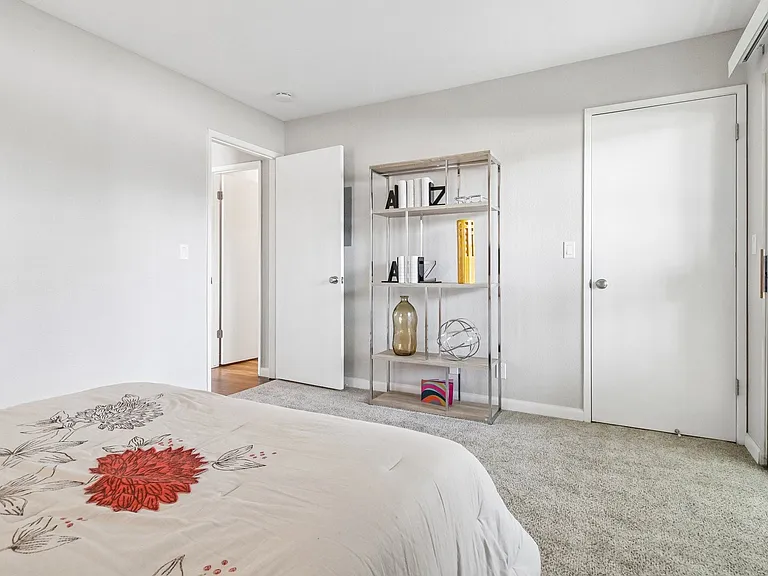 Terra House Apartments — Photo 23