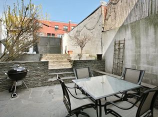 126 Pioneer St, Brooklyn, NY 11231