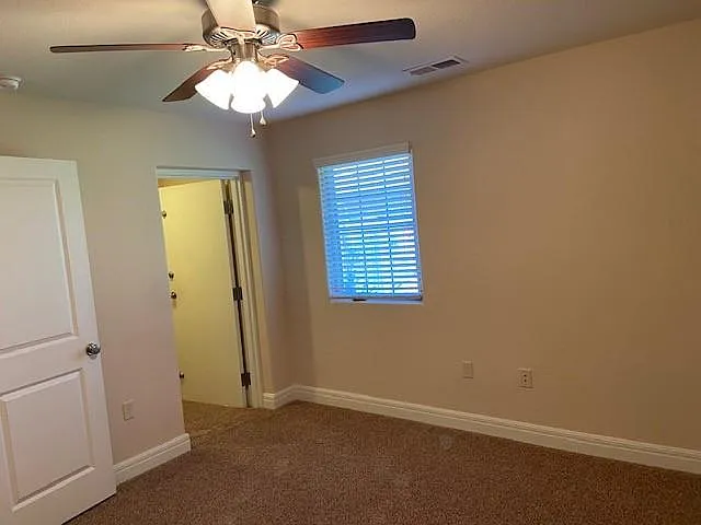 2 bed, 1100 sqft, $1,100 — Photo 2