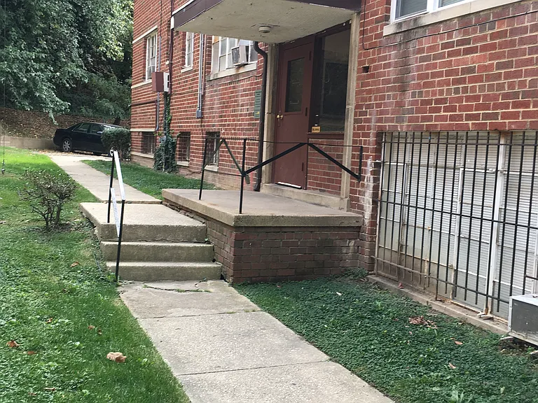2311 Altamont Pl SE #203 — Photo 2