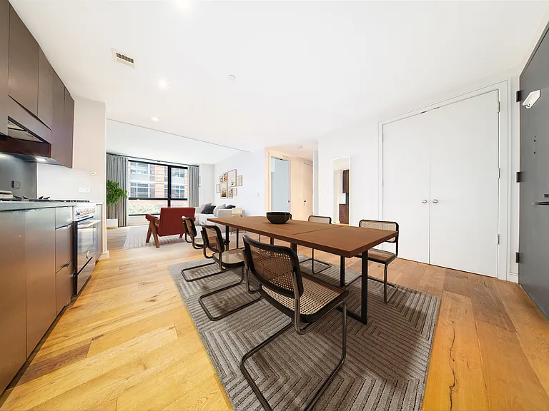 540 W 28th St #2D — Photo 5