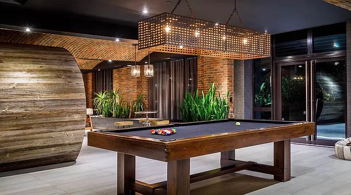 Rented by The KCI Group | media 102