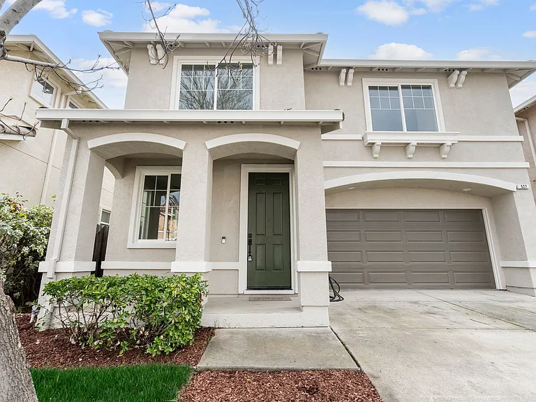 527 Scudero Cir — Photo 1