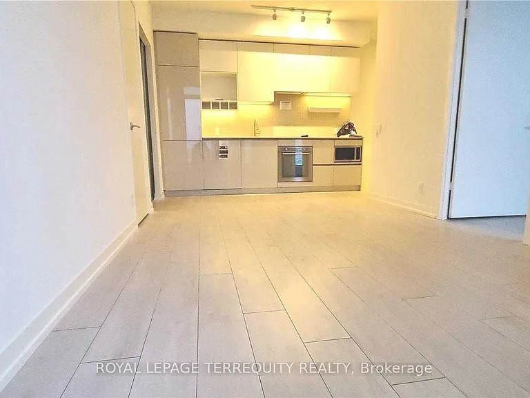 5 Buttermill Ave #1112 — Photo 4