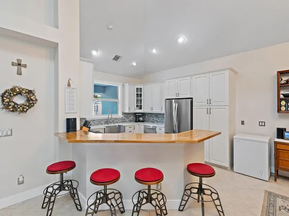 9687 SE Sharon Street, Hobe Sound, FL 33455
