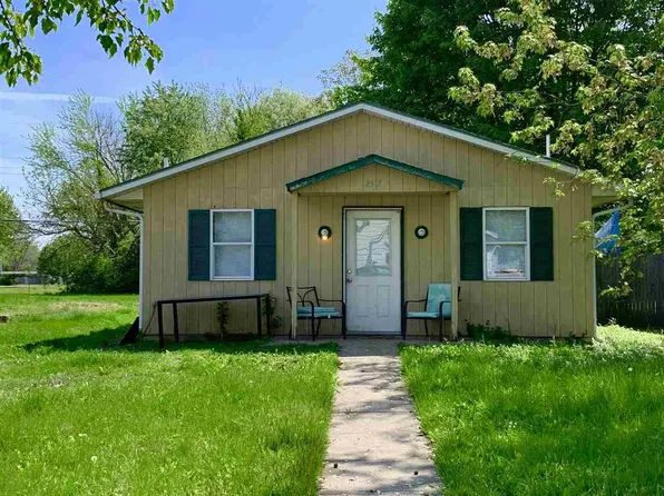 2517 N 17th St, Terre Haute, IN 47804