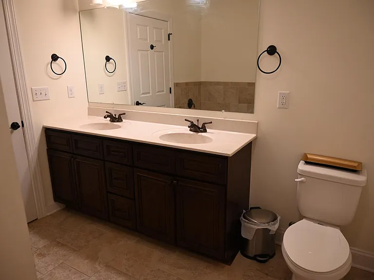 140 Aynsley Ln — Photo 14