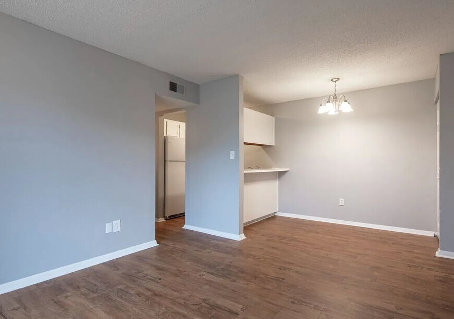 4031 Hunters Ridge Drive — Photo 1