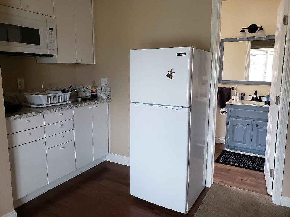 1st image of 19 N Madrid Ave #2